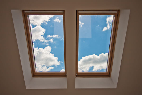 Dachfenster Innenansicht mittlere Sonnenschutz Toenung