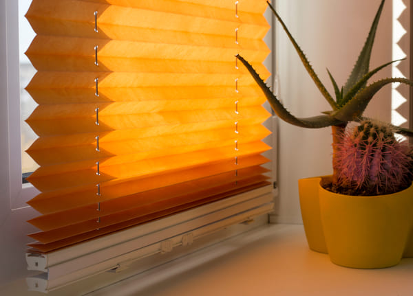 Sonnenschutz Plissee für senkrechte Fenster